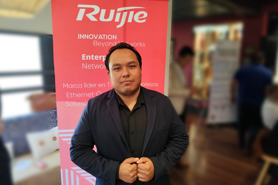 César Castillo, Arquitecto de Soluciones en Ruijie Enterprise